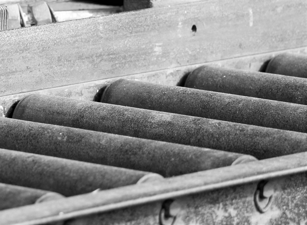 conveyor belt, rust, old-2553132.jpg